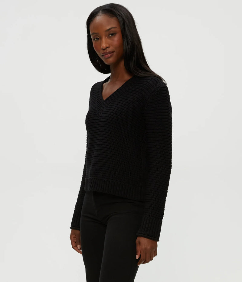Linda V-Neck Pullover