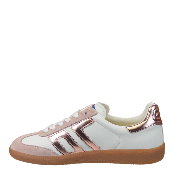 CLOUD in PINK Sneakers